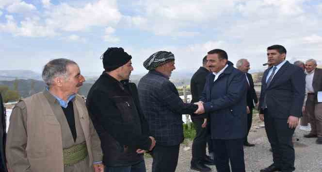 Siirt Valisi Hacıbektaşoğlu, köy köy gezerek vatandaşların sorun ve taleplerini dinledi