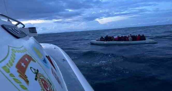 Yunan unsurlarınca ölüme terk edilen 39 kaçak göçmen kurtarıldı