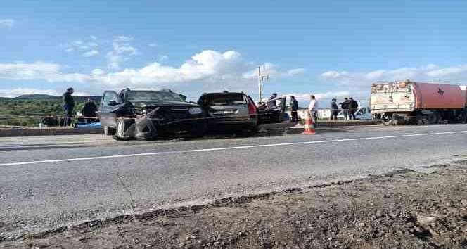 Bergama’da zincirleme trafik kazası: 1 ölü, 1 yaralı