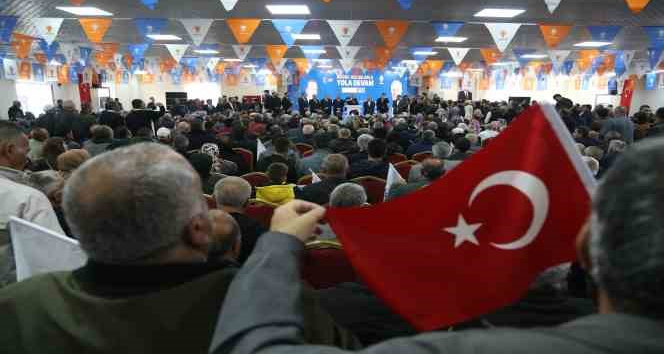 Bakan Akar ile Başkan Büyükkılıç, Yahyalı ve Develi’de müjdelerle gönülleri fethetti