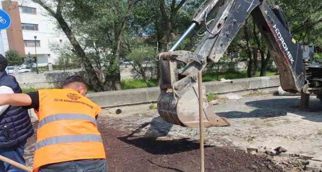 Yalova Belediyesi Aydoğan Caddesi’nde altyapıyı yeniliyor