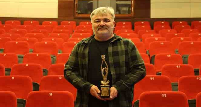 Uşak Şehir Tiyatrosu’na gururlandıran ödül