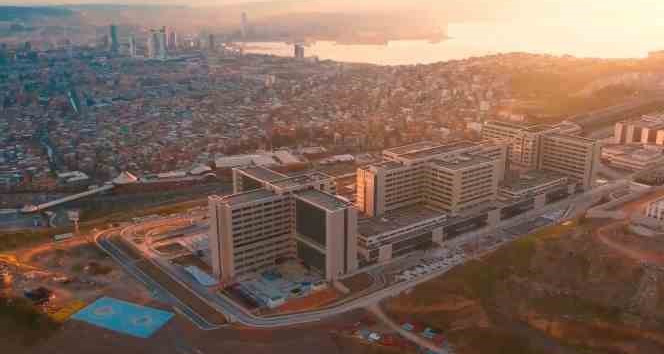 Sağlık Bakanı Koca: "İzmir Şehir Hastanesine hasta kabulü için gün sayıyoruz"
