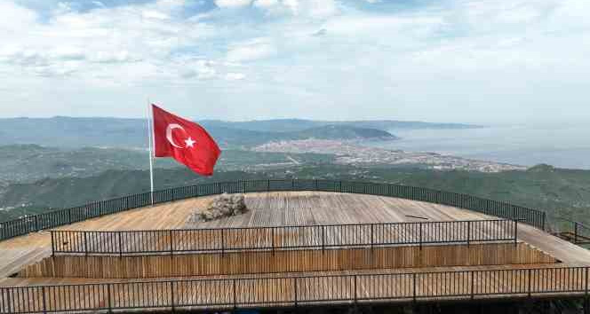 Türk bayrağı Yoroz’a yakıştı