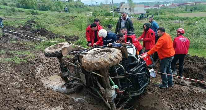 Off-road festivalinde araçlar parkura dayanamayınca devrildi