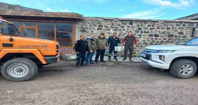 Kars’ta yaralı tilkiyi itfaiye kurtardı