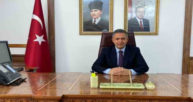 Kırşehir Valisi Mete Buhara: "Türkiye’nin teminatı alın terinin simgesi emekçinin yanındayız"