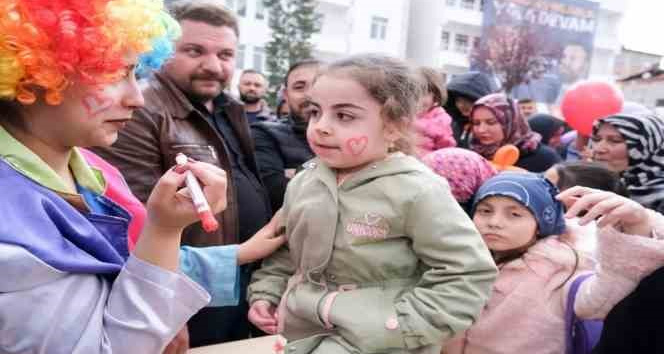 Çocuklar şenlikte gönüllerince eğlendi