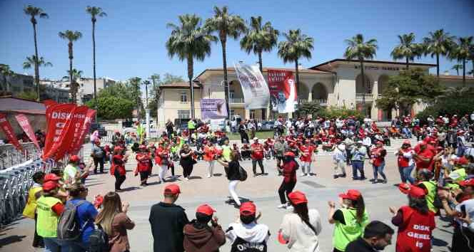 Mersin’de 1 Mayıs coşkusu