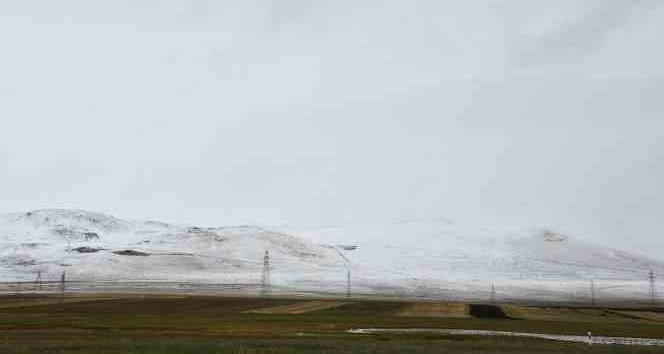 Ardahan dağları Mayıs ayında beyaza büründü