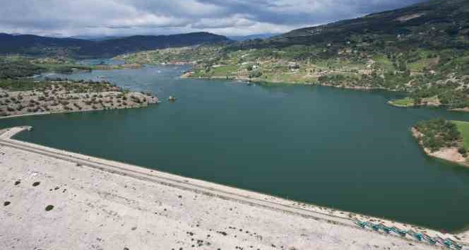 Depremin vurduğu çiftçilere barajlar can suyu olacak