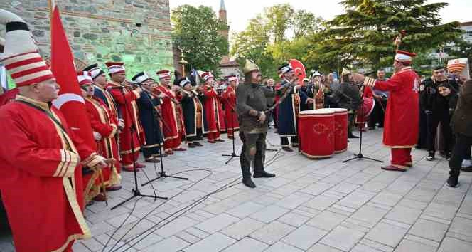Bursa’nın tarihi hanlar ve çarşıları bir meydan daha kazandı