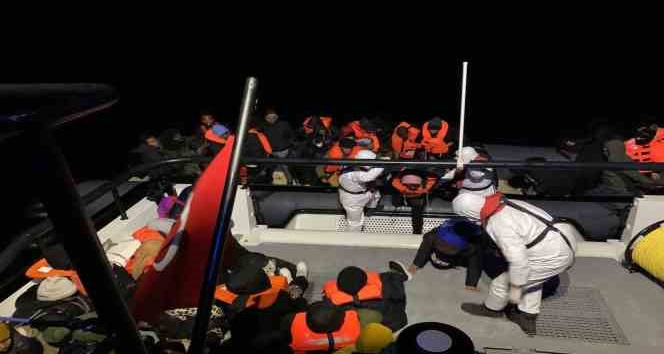 Ayvacık açıklarında 50 kaçak göçmen yakalandı