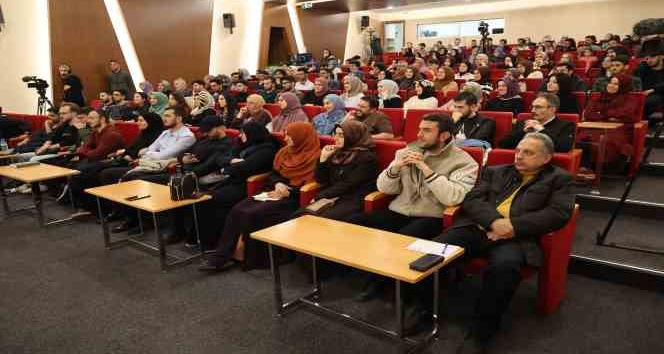 ‘Gençliğin Aklına Takılanlar’ı bu ay Altay Cem Meriç cevapladı