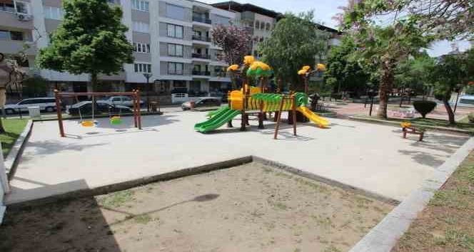 Nazilli Yunus Emre Parkı’nda oyun grupları yenilendi