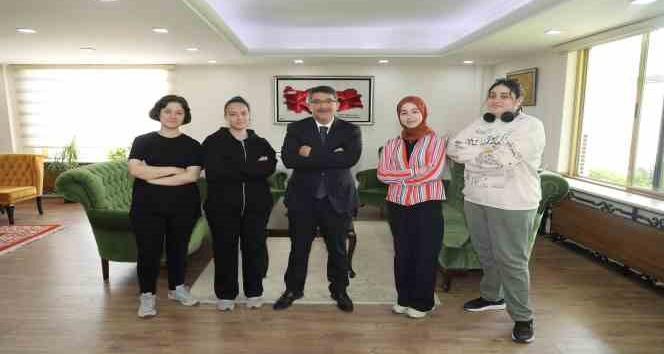 Şehzadeler Lise İHA Takımı, TEKNOFEST dönüşü Başkan Çelik’e teşekkür etti