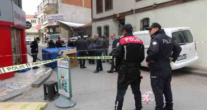 Cinnet getiren anne, 2 aylık bebeğini 6. kattan atarak öldürdü
