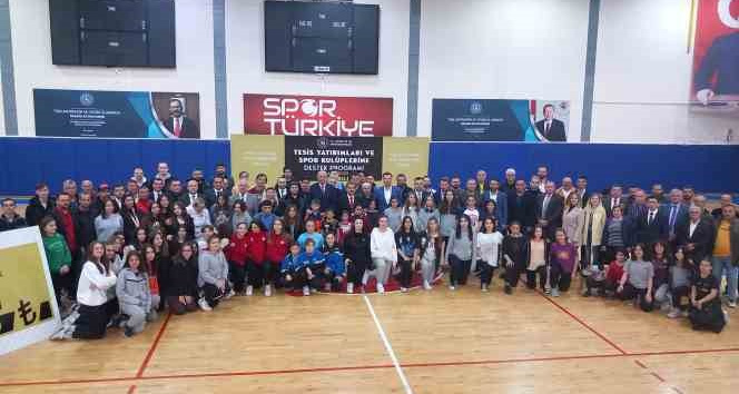 Kırklareli’nde spor kulüplerine 2 milyon 25 bin TL nakdi yardım