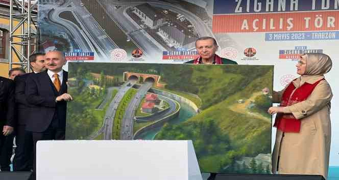 Cumhurbaşkanı Erdoğan: ” Bay bay Kemal, Bayraktar grubuna Tayyip Erdoğan’ın verdiği bir Allah kuruşu yoktur; Sıkıyorsa çık açıkla”