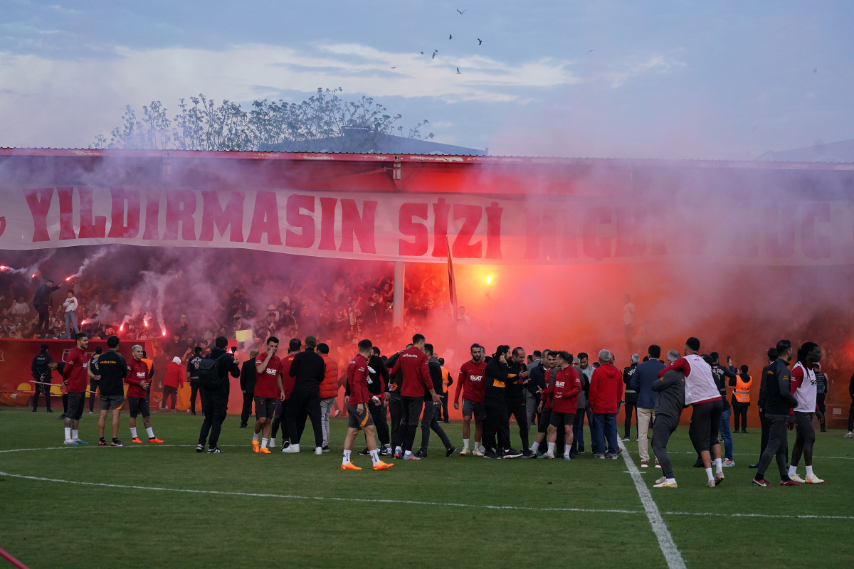 Galatasaray, taraftarlara açık antrenman yaptı