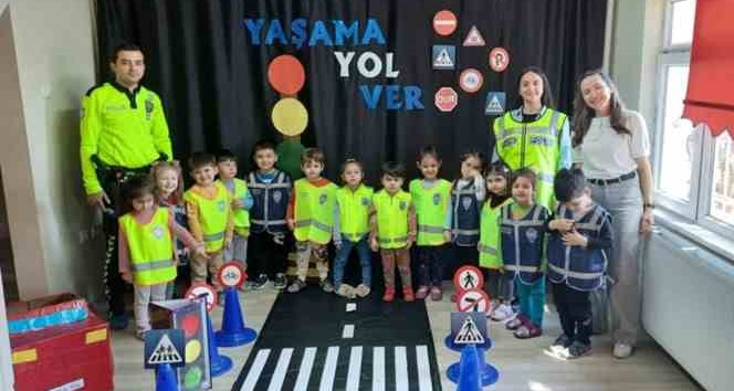 Çaycuma’da minik öğrencilere trafik eğitimi