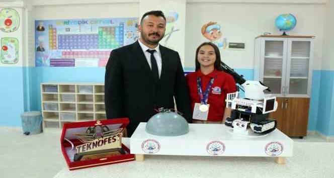 Omurilik felci hastaları için geliştirdikleri proje ile TEKNOFEST’te Türkiye birincisi oldular