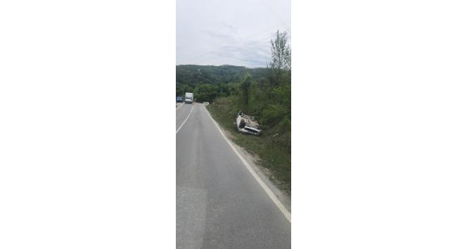 Direksiyon hakimiyetini kaybetti takla attı: 2 yaralı