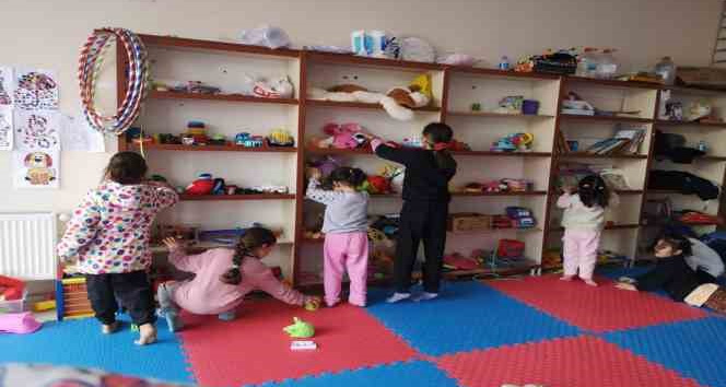 Gaziosmanpaşa Üniversitesi’nden depremzede çocuklara eğitim desteği