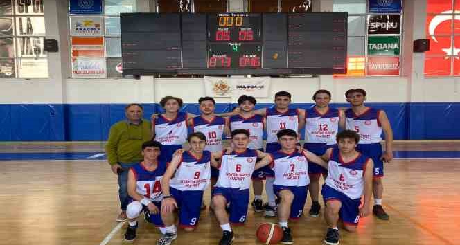 Liselerarası basketbolda Erzincan Lisesi yarı finalde