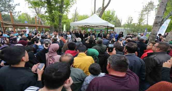 Bakan Akar’a Büyükşehir Pikniğinde yoğun ilgi