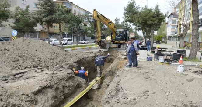 Vatan Mahallesindeki 2 sokağın yağmur suyu problemi çözülüyor