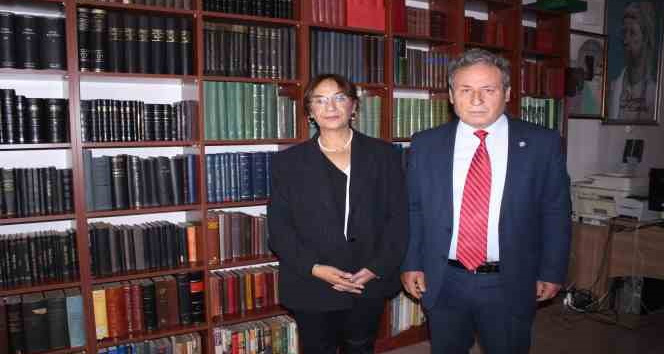 "Dünyayı sırtında taşıyan adam"ın mirası emin ellerde