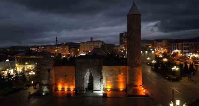 Yeğen Erkal’den “Erzurum” klibi
