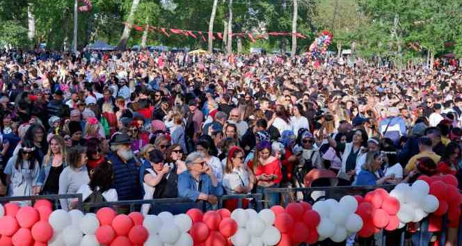 Kakava Hıdırellez Şenlikleri renkli görüntülerle başladı
