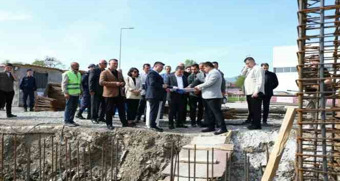 Çilimli’ye yarı olimpik yüzme havuzu