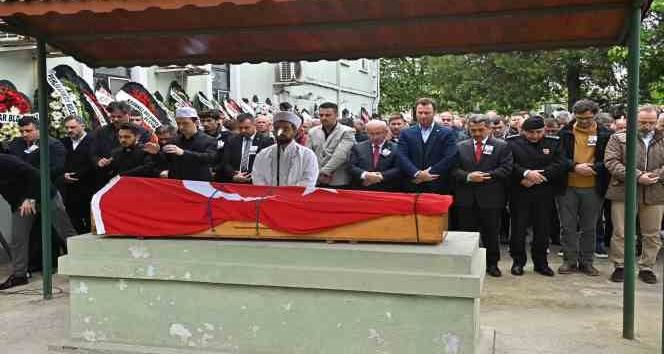 Kalp krizinden hayatını kaybeden belediye başkanı toprağa verildi