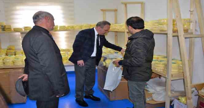 Vali Öner, köylerdeki tarım işletmelerini ziyaret etti