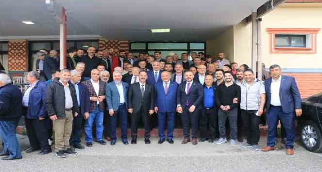 Kemahlılar AK Parti milletvekillerini ağırladı