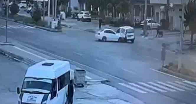Mardin’de otomobil ile hafif ticari araç çarpıştı: 1’i ağır 3 yaralı