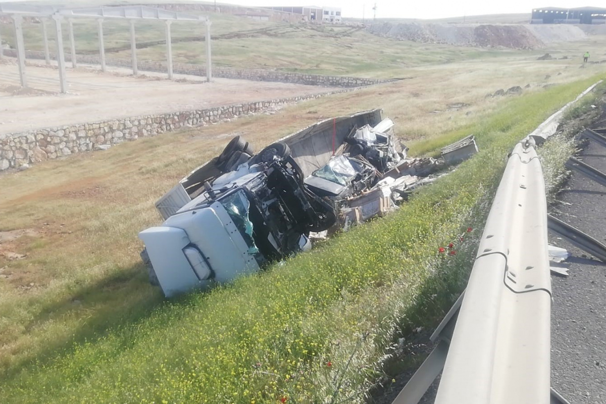 Şanlıurfa'da feci kaza: 6 ölü, 1 yaralı