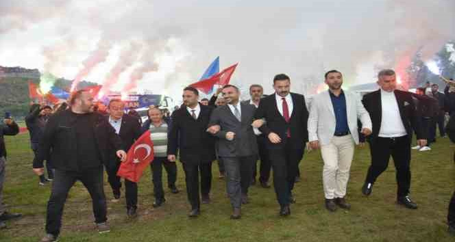 Tıskaoğlu, "Bu sevginin yazamayacağı hiçbir tarih yok"