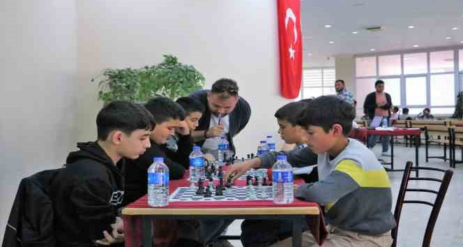 Aydın Büyükşehir Belediyesi’nin satranç turnuvasına yoğun ilgi