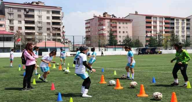 Bitlis Kadın Futbol Takımı’nın hedefi Süper Lig