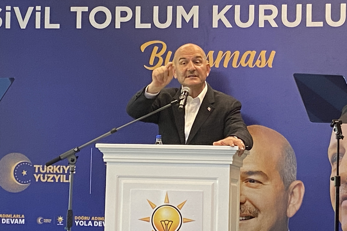 Bakan Soylu: 'İBB'nin yolda kalan otobüsleri yüzünden İstanbullular sabah sporuna alıştı'