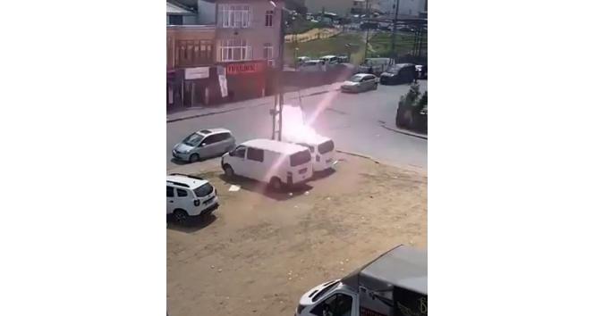 Başakşehir’de elektrik kabloları cadde ortasında bomba gibi patladı