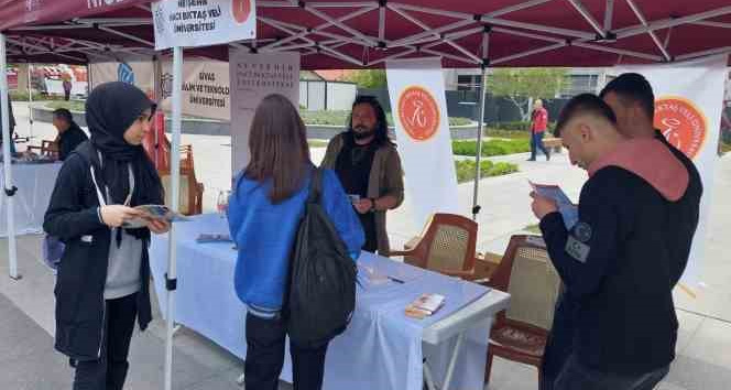 NEVÜ Niğde Üniversite Tanıtım ve Tercih Fuarı’nda