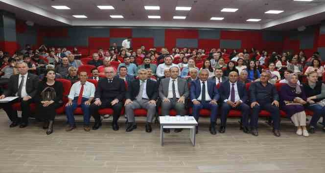 Adnan Menderes memleketi Koçarlı’da konferans ile anıldı