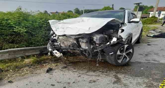 D-100’de cip ile otomobil çarpıştı: 1 ölü, 2 yaralı