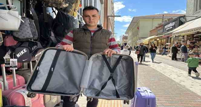 Bavul satıcılarının umudu gurbetçilerin geleceği haziran ayında