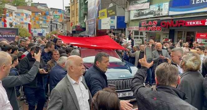 Belediye Togg’u beğenen halka hakaret etti